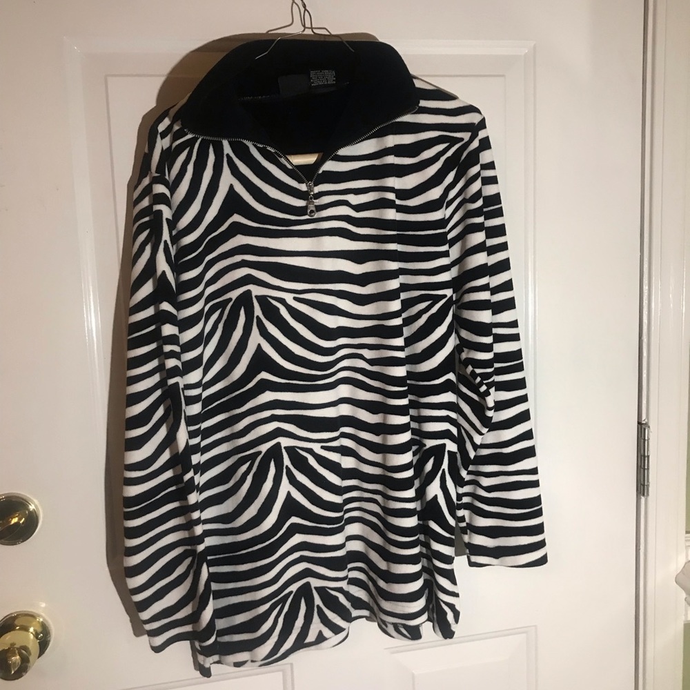 Zebra pattern long sleeve collared 3/4 zip top